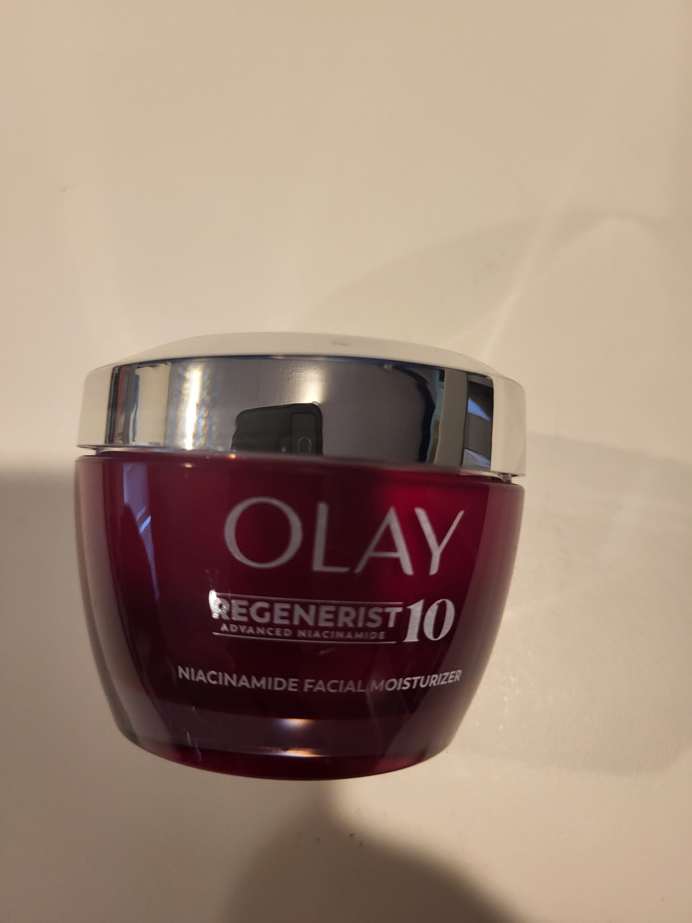 Olay Regenerist 10 Niacinamide Facial Moisturizer - Red